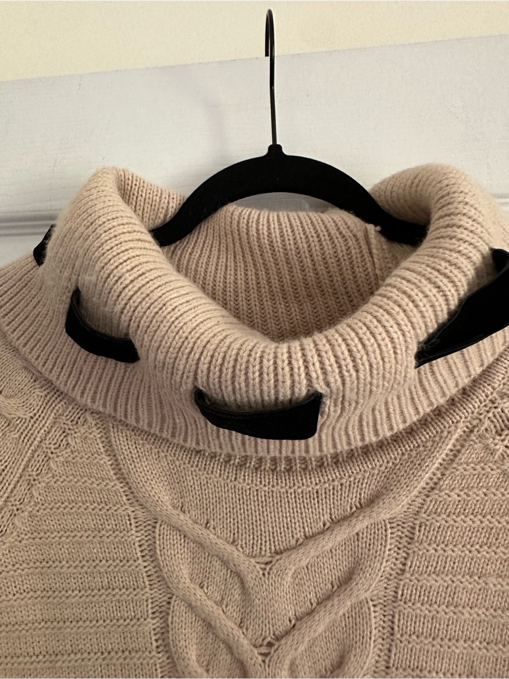 Size M Karl Lagerfeld Paris Cable Knit Cowl Neck Sweater Beige - Picture 8 of 10